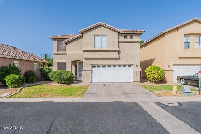 Building Photo - 1078 E Saragosa St