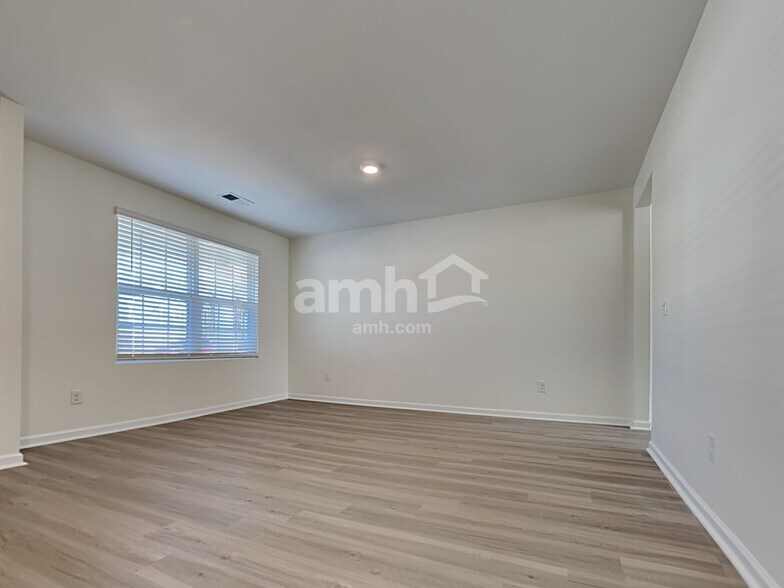 Building Photo - 1316 John Swann St