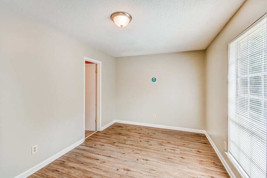 Building Photo - 1512 Marlin Springs Rd