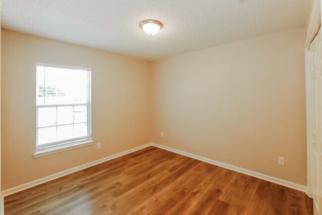 Building Photo - 304 Carolina Jasmine Ln