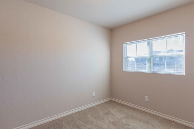 Building Photo - 7314 Colina Way #3