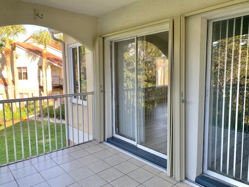 Building Photo - 815 W Boynton Beach Blvd