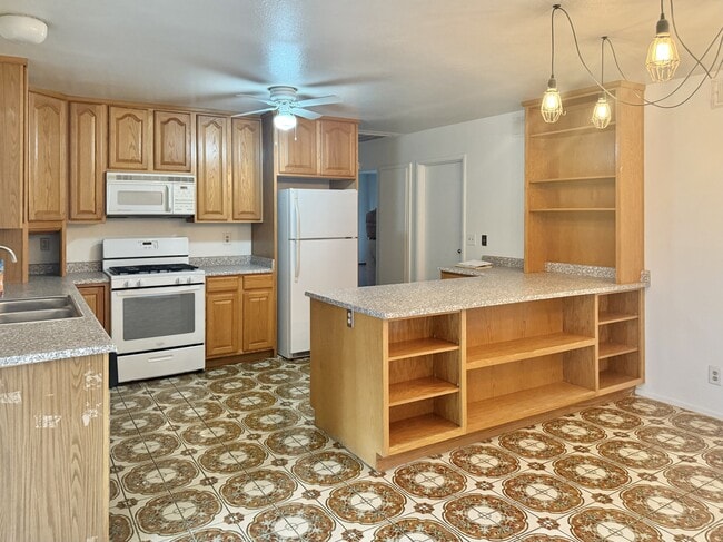 Building Photo - 7156 Southpark Ct