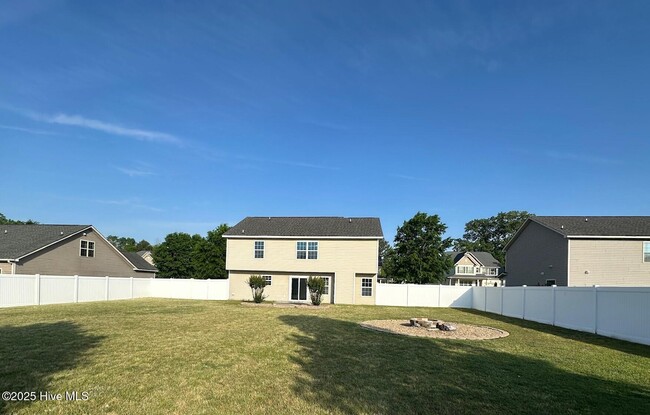 Building Photo - 2443 Kodiak Dr