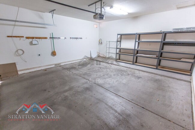 Building Photo - 2058 S Longwood