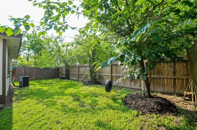 Building Photo - Beautiful spacious home available for rent !