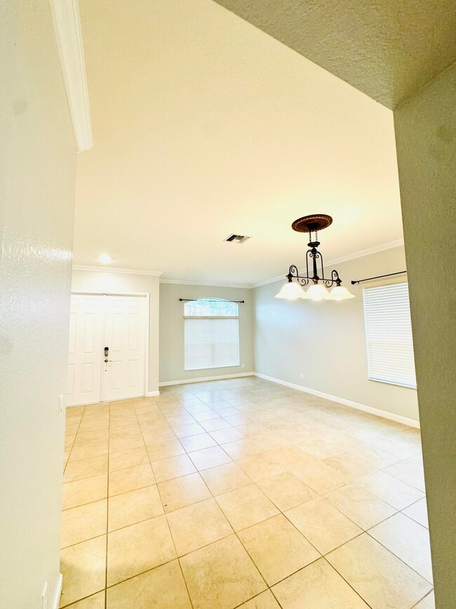 Building Photo - 1807 Berkshire Cir SW