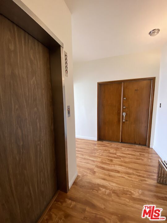 Building Photo - 125 S Elm Dr
