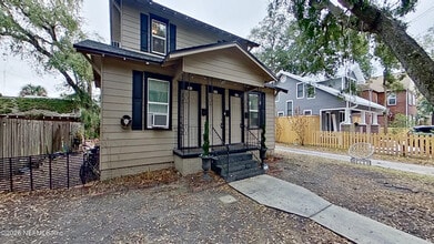 Building Photo - 1513 Palm Ave