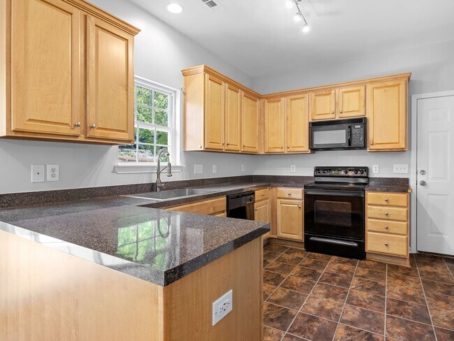 Building Photo - Charming 3BR 2-1/2 Bath in Spartanburg – S...