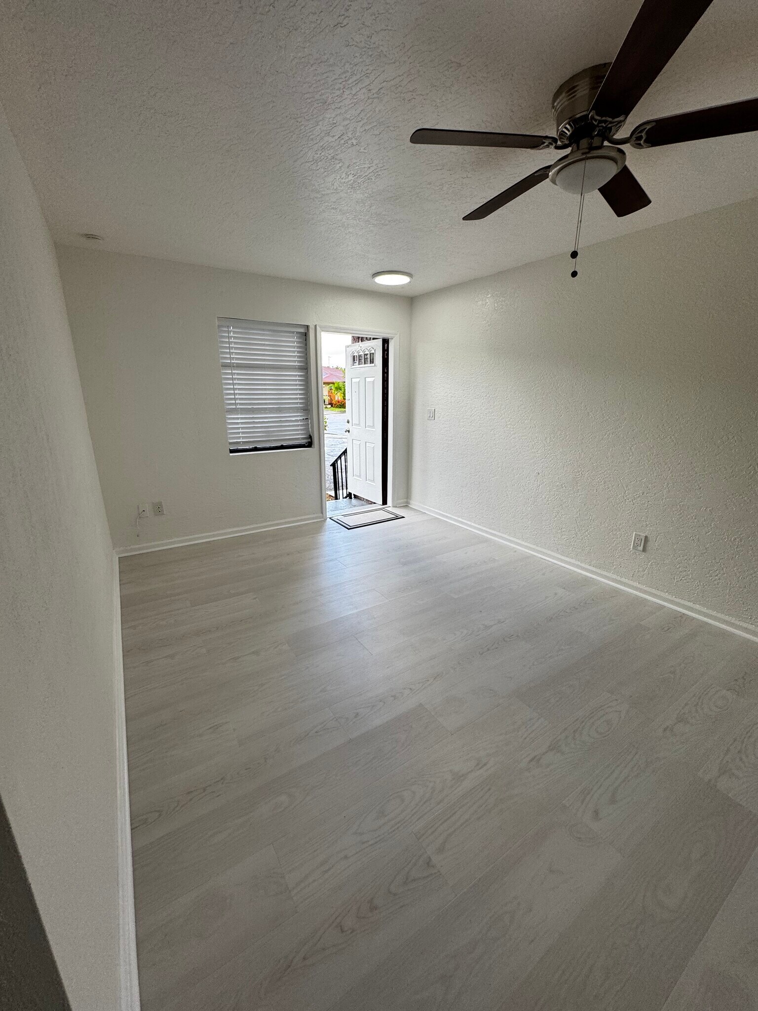 Building Photo - 1702 Barton Ct