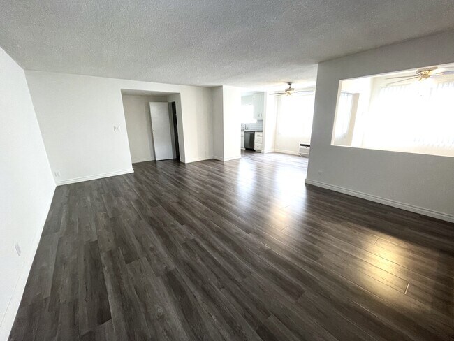Building Photo - 10973 Palms Blvd