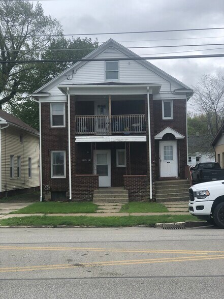 Building Photo - 1033 E 28th St