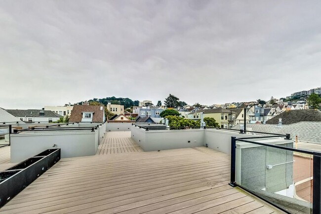 Building Photo - Luxury Brand New Remodeled 4 Bedroom Flat ...