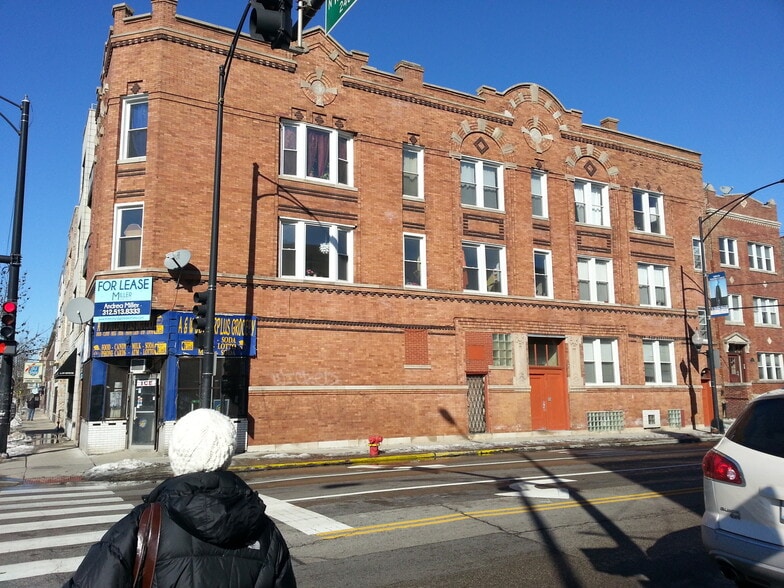 Primary Photo - 2350 W Augusta Blvd