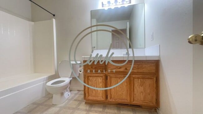 Building Photo - Three Bedroom Single Family Home in Fernle...