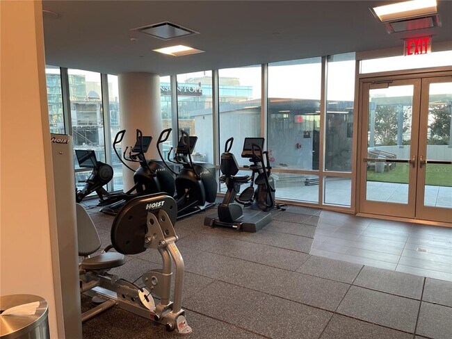 Building Photo - 400 Central Ave