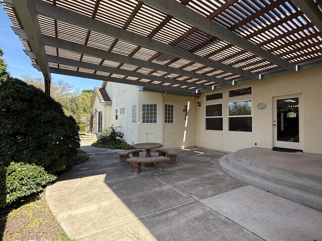 Building Photo - Beautiful Orcutt Custom Home in Solomon Estates on Approx One Acre