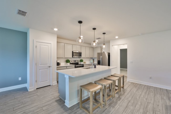 Building Photo - 30089 Skylark Dr