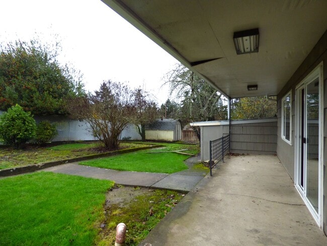 Building Photo - Rent Special - 3 bed 2 bath home in South Salem