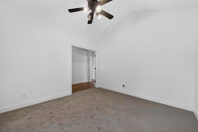 Building Photo - 1081 Carriage Ridge Dr