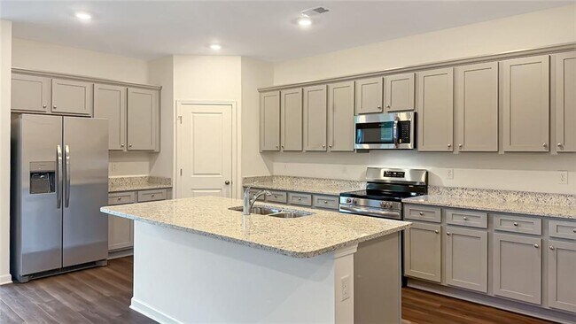 Building Photo - 104 Red Maple Wy