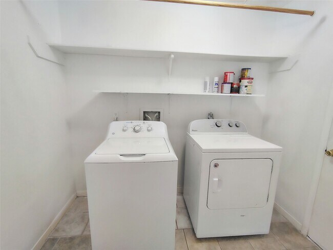 Building Photo - 4403 Waterfall Way