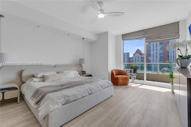 Building Photo - 3340 NE 190th St