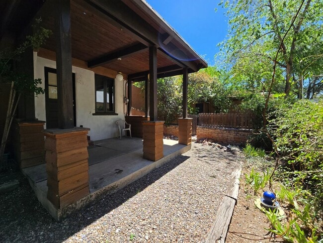 Building Photo - 342 Hillside Ave