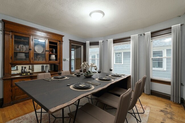 Building Photo - Cramer lower house