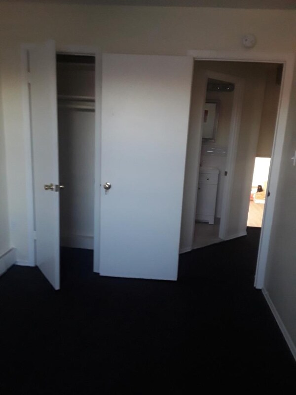 Building Photo - 750 E 83rd St