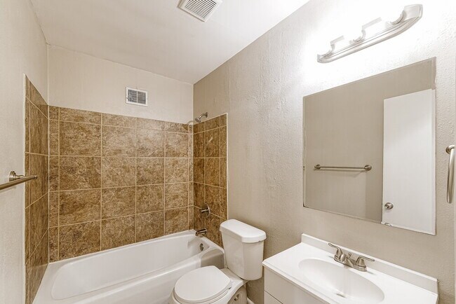 Building Photo - 120 Von Dale Dr