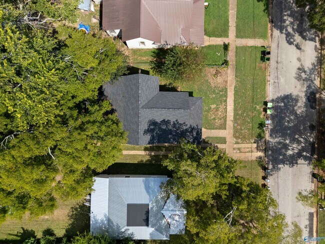 Building Photo - 109 5th Ave NW