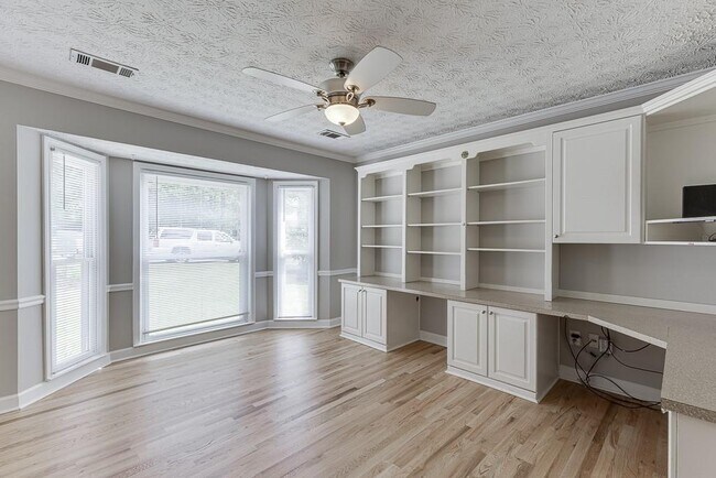 Building Photo - 1813 Rambling Woods Dr NW