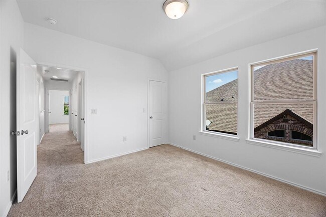 Building Photo - 12105 Mossygate Trl