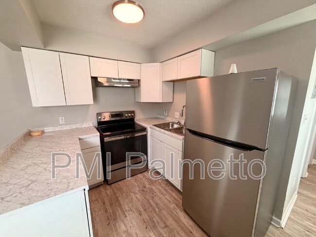 Building Photo - 1908 Tall Pines Cir