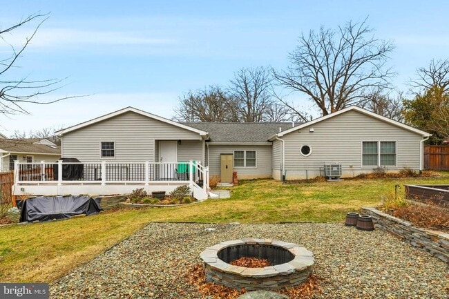 Building Photo - 8875 Carrollton Ave