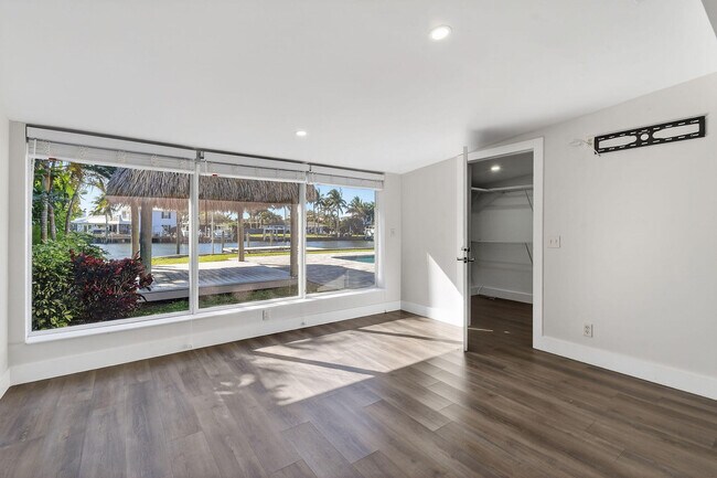 Building Photo - 122 Arlington Pl