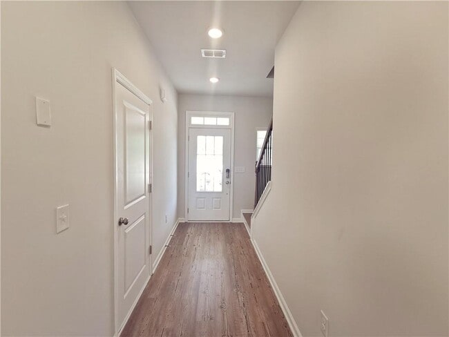 Building Photo - 154 Green Love Ln