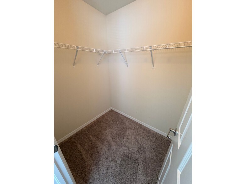 Building Photo - 9148 Hillcroft Dr
