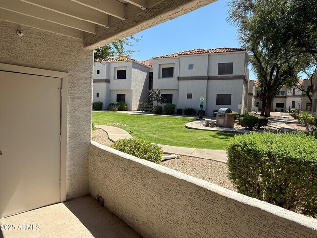 Building Photo - 11375 E Sahuaro Dr