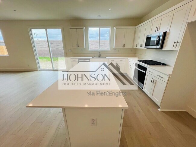 Building Photo - 16492 Bandon Ln