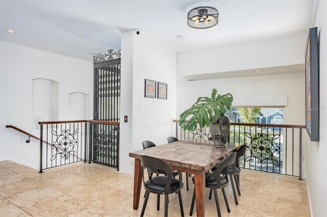 Building Photo - 5949 Seabird Dr S