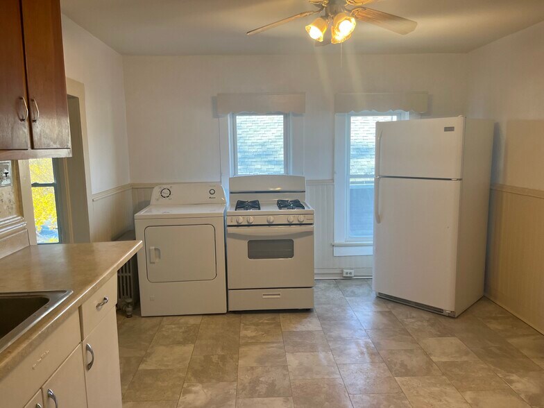 Building Photo - 508 New St