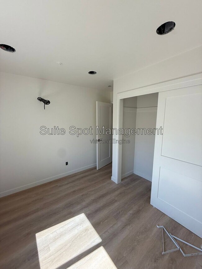 Building Photo - 2206 Conquista Ave