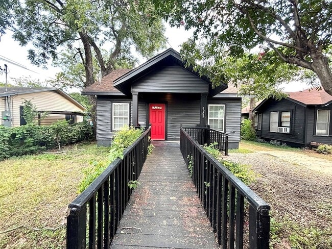 Primary Photo - 1205 Leona St