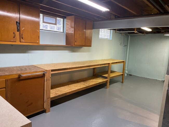 Building Photo - 343 Beverly Hills Dr