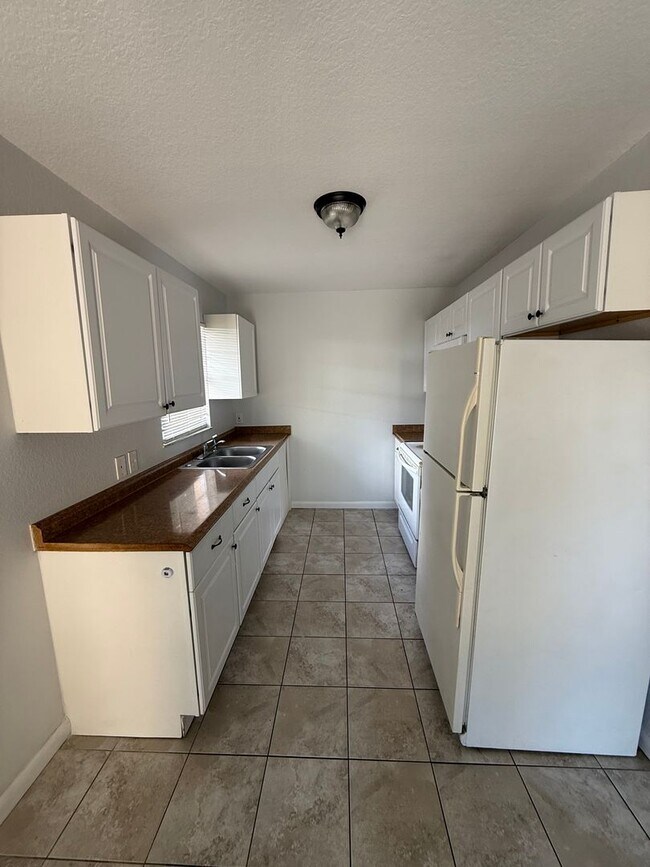 Building Photo - 2512 51st Ave Terrace W