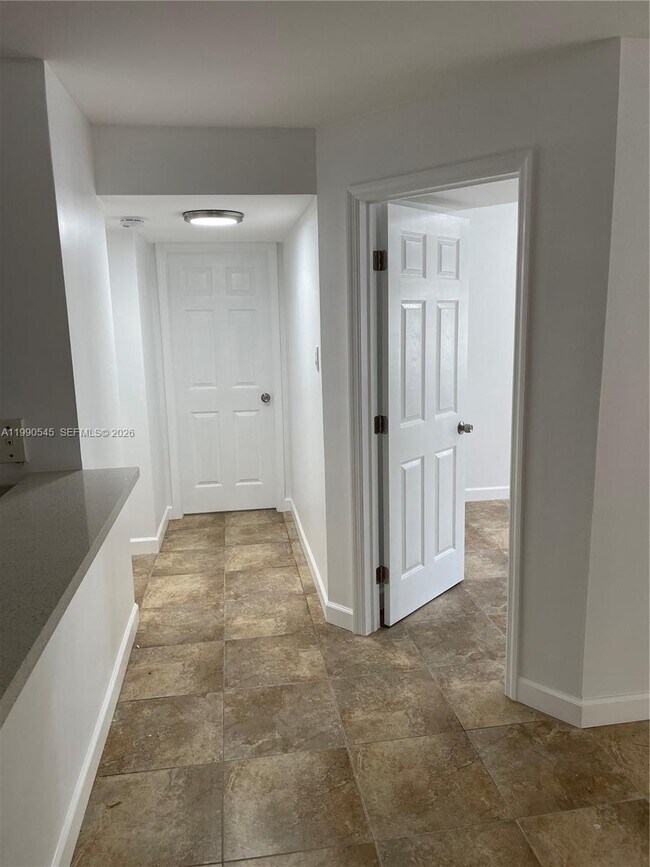 Building Photo - 10630 SW 157th Ct