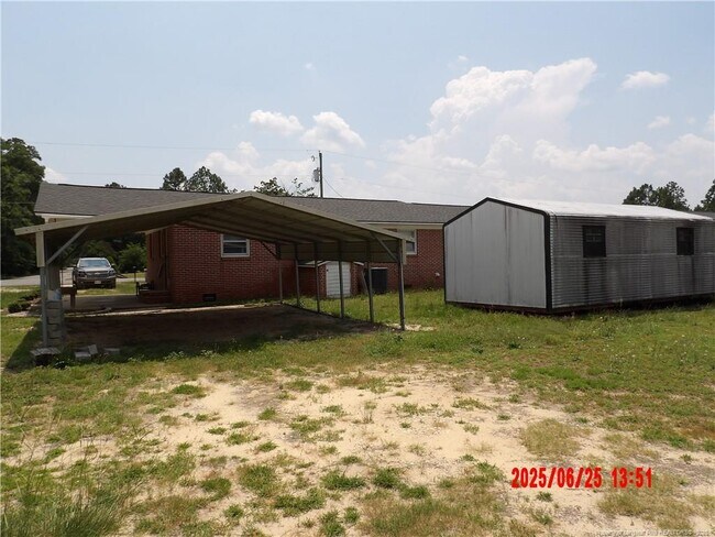 Building Photo - 301 W Vinson Ave